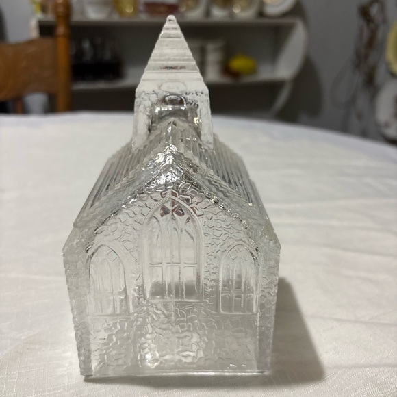 Vintage Avon Crystal Church Figurine with Stained Glass Accent - Picture 5 of 9